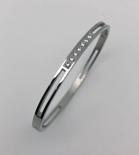 Damen Armreif mit glänzenden Zirkonen, luxuriöses Schmuckstück für Eleganz.