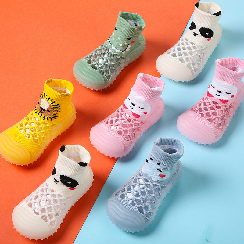 Rutschfeste Lauflernschuhe für Kleinkinder im Tierdesign, flexible Barfußschuhe für Komfort.