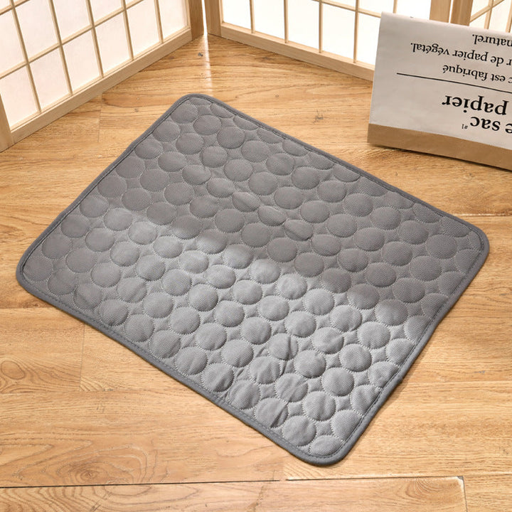 Große Kühlmatte für Haustiere, flexibler Ruheplatz für Hunde und Katzen, ideal für Sommer-Abkühlung.