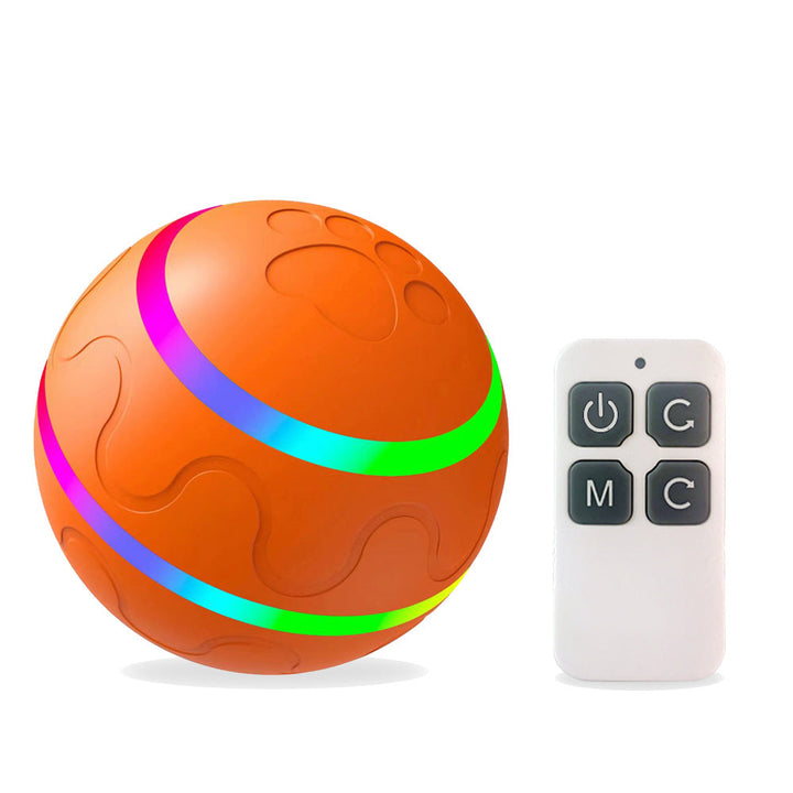 Katze spielt begeistert mit dem interaktiven Rollball. Automatisches Katzenspielzeug für Aktivität & Beschäftigung.