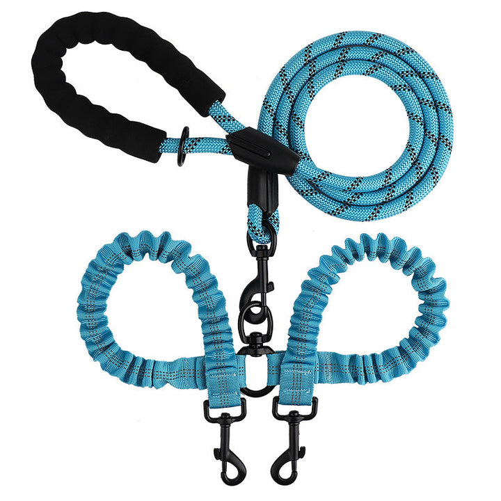 Ergonomische Hunde-Doppelleine, stoßdämpfend, für angenehme Ausflüge mit zwei Hunden.