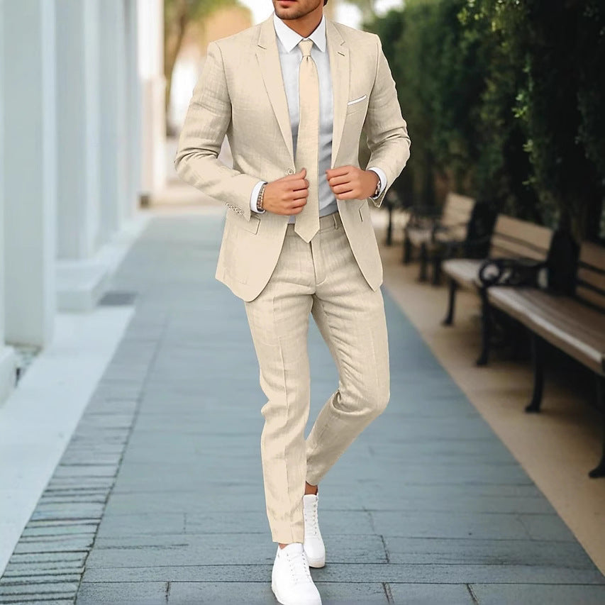Detailaufnahme: Leichter, atmungsaktiver Herren Sommer Anzug Stoff. Perfekt für Frühling & Sommer Herrenmode.