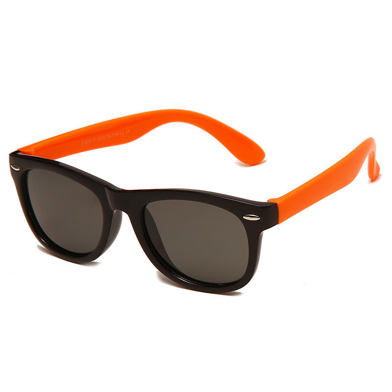 Blaue Kinder-Sonnenbrille, flexibel, UV-Schutz, modisch & robust für Outdoor.