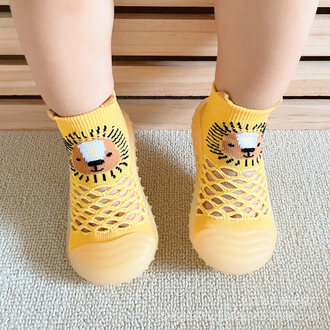 Bequeme Babysocken-Barfußschuhe mit süßem Tierdesign für erste Schritte, rutschfest und flexibel.