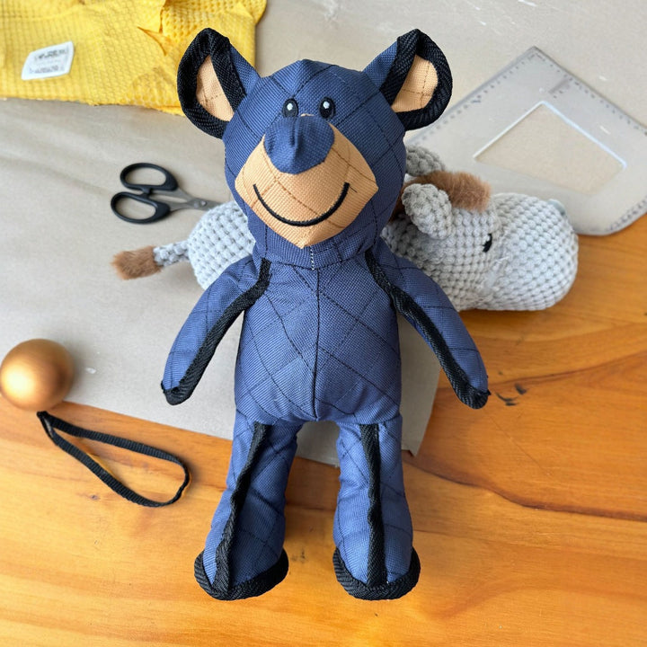 Interaktiver Plüschbär als Hundespielzeug. Strapazierfähiges Kauspielzeug & Teddybär für Hunde. Hundebedarf.