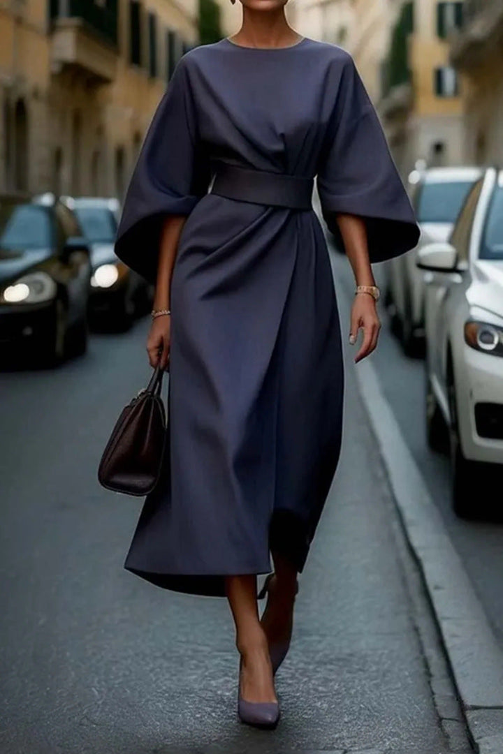 Festliches Abendkleid für Damen. Elegantes Midikleid mit Ballonärmeln und taillierter Passform für besondere Anlässe.