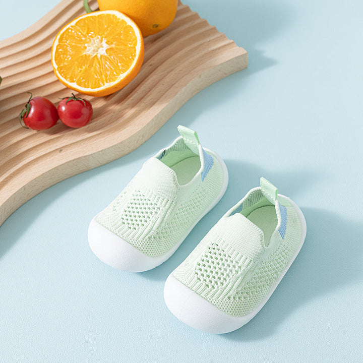 Robuste, waschbare Babyschuhe Sneaker, langlebig und pflegeleicht für aktive Kleinkindfüße.