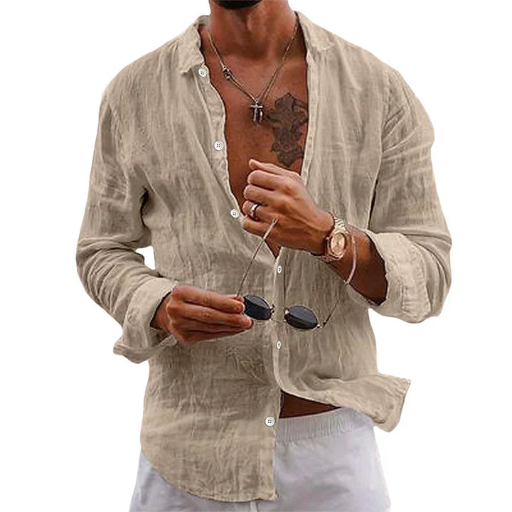 Nahaufnahme: Hochwertiges, unifarbenes Herren Old Money Stil Hemd, atmungsaktiv & elegant für den Sommer.