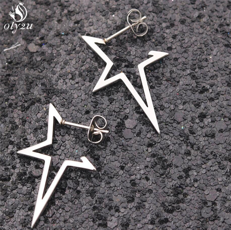 Statement-Ohrstecker: Punk-Sterne aus robustem Edelstahl, Unisex-Schmuck für einen rebellischen Auftritt.