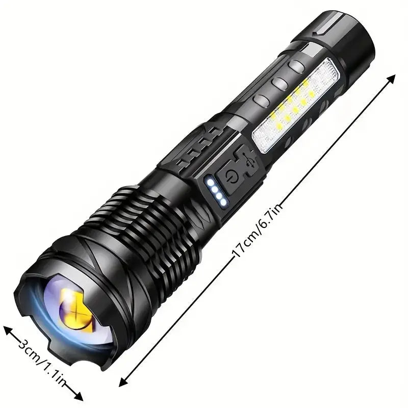 Kompakte Militär LED-Taschenlampe, 5000 Lumen, für Survival, Outdoor, Camping & Notfall. Robust & vielseitig.