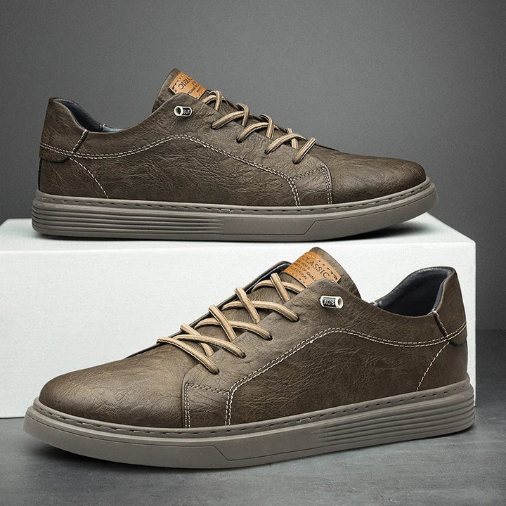 Komfortable Herren Schnür-Sneaker im Oxford-Design, Schwarz. Vielseitige Alltagsschuhe mit stilvollem Look.