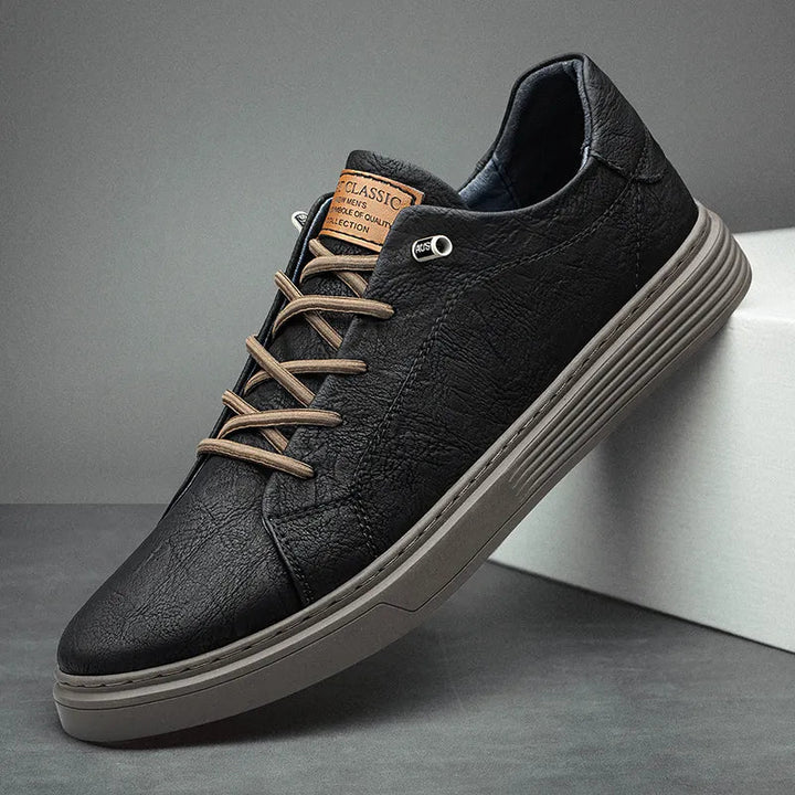 Bequeme Herren Oxford Sneaker in Dunkelblau für stilvollen Alltagskomfort. Ideale Freizeitschuhe für Männer.