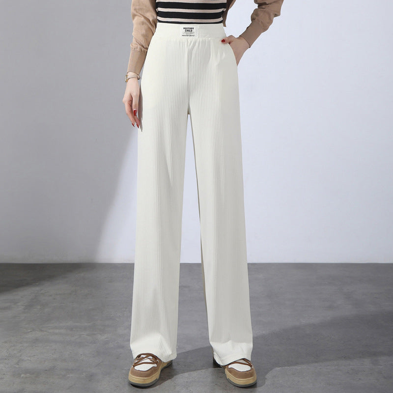 Modische Damen Sommerhose mit High Waist und weitem Bein, bequem & knitterarm für den Alltag.