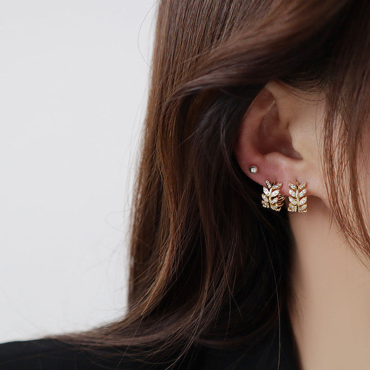 Glamouröse Damen Ohrringe: Funkelnde Creolen aus Gelb- & Weißgold mit Brillanten, ideales Geschenk.