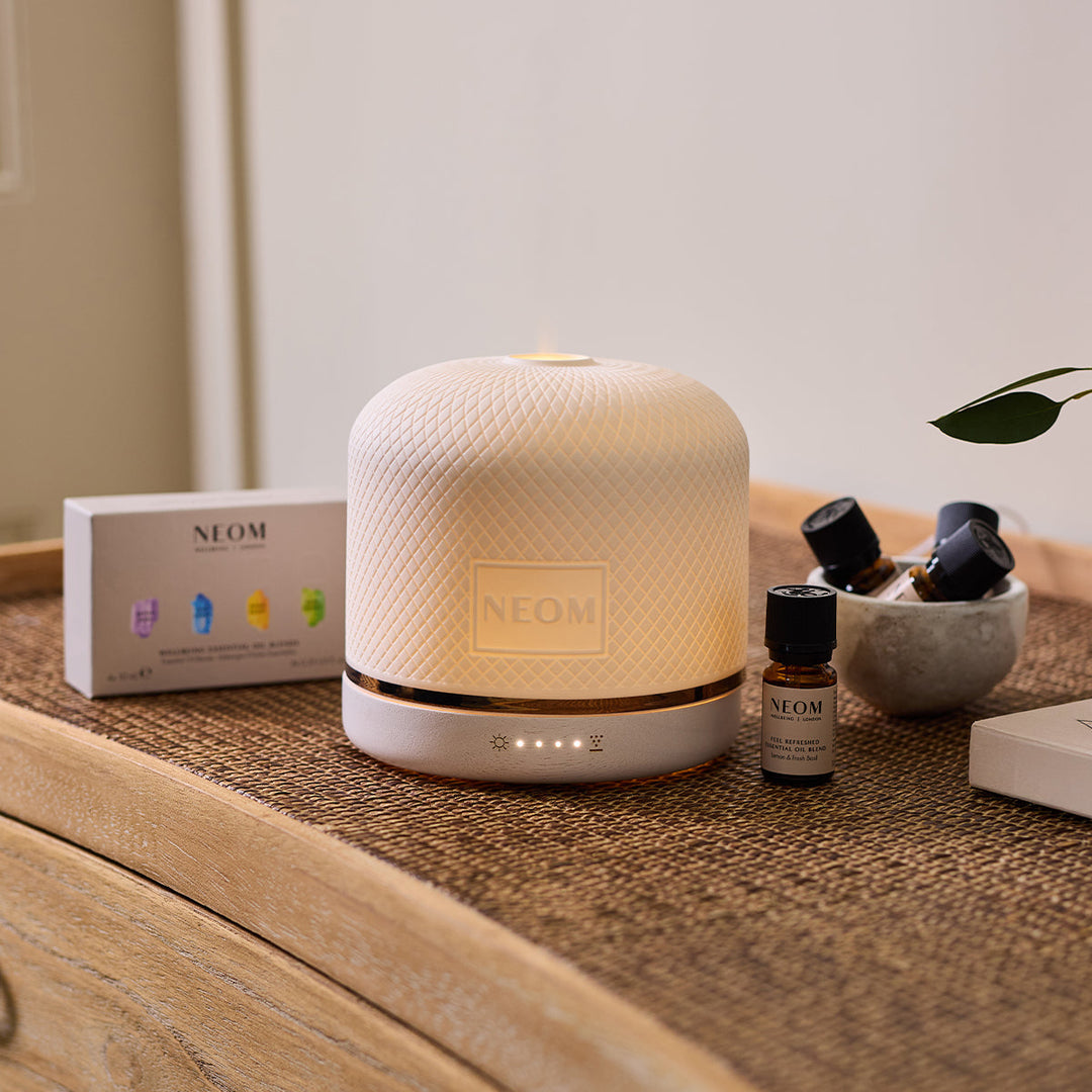 Leistungsstarker Aroma Diffusor mit 12h Duft. Ideal für große Räume, steuerbar per Fernbedienung.