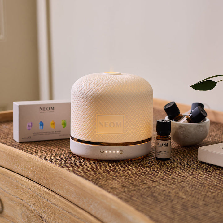 Leistungsstarker Aroma Diffusor mit 12h Duft. Ideal für große Räume, steuerbar per Fernbedienung.