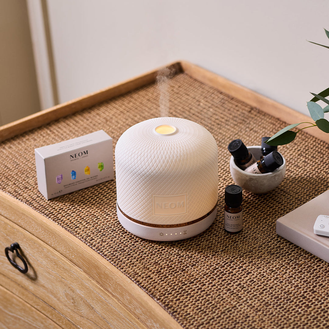 Edler Keramik Aroma-Diffusor, minimalistisches Design für stilvolle Raumbeduftung in großen Wohnräumen.