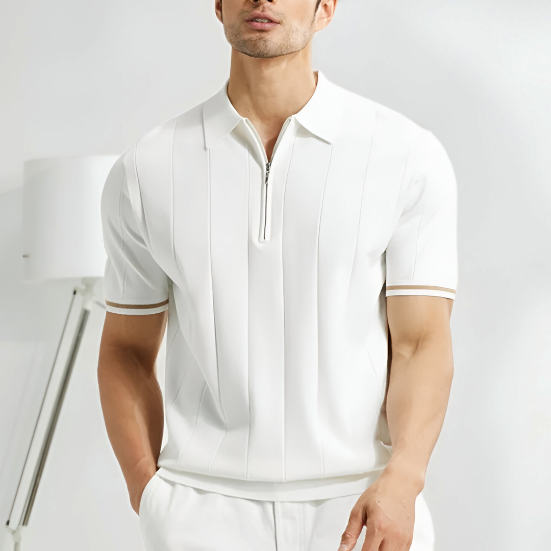 Herren Strick-Poloshirt kurzarm mit Reißverschluss. Modernes gestreiftes Slim Fit Polo für elegante Herren-Freizeitlooks.