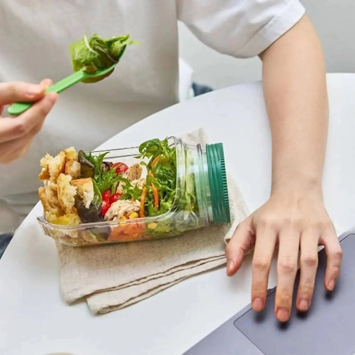 Robuste Salatbox zum Frischhalten von Obst, Gemüse & Snacks; ideal für unterwegs und Sport.