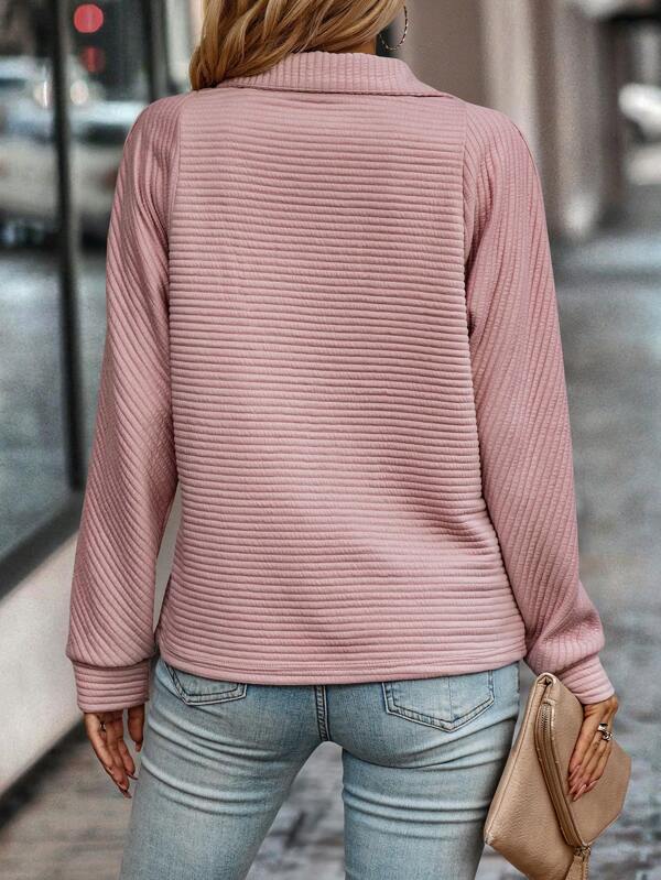 Moderner Damen Herbstpullover mit Stehkragen & Troyer-Zipper; kuschelig weich für kalte Tage.