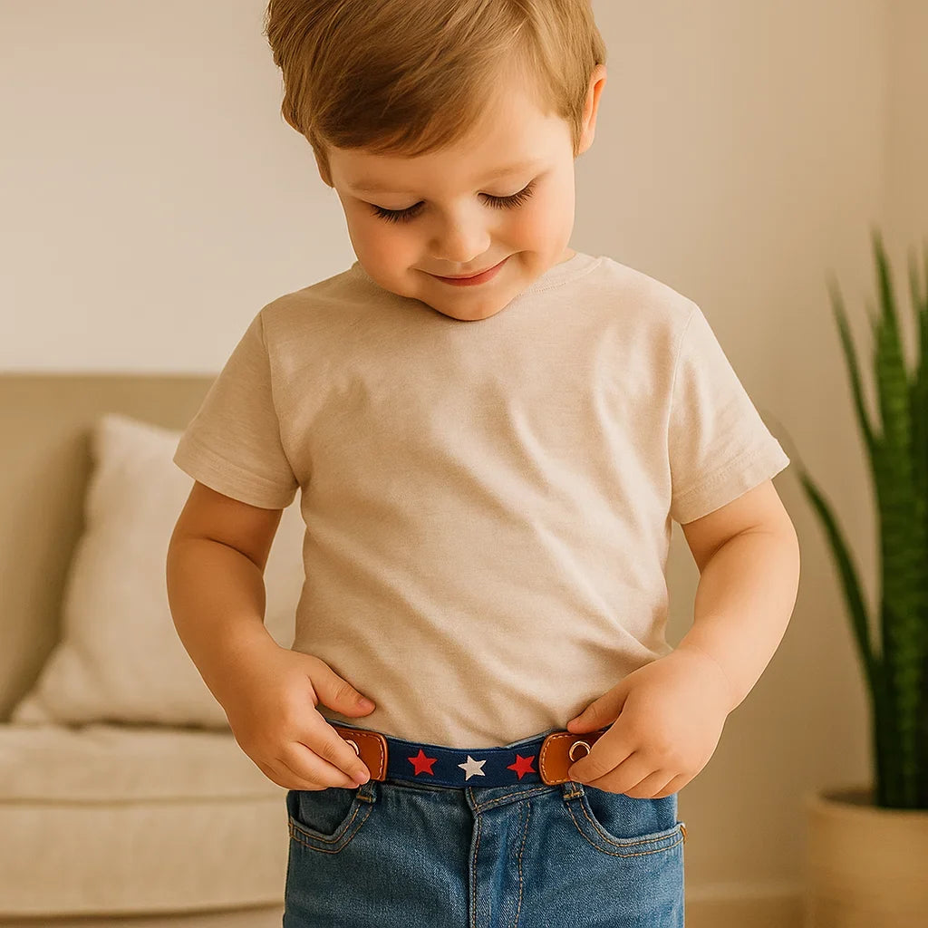 Gelber elastischer Gürtel für Kinder, mit Punkten, fröhliches Accessoire.