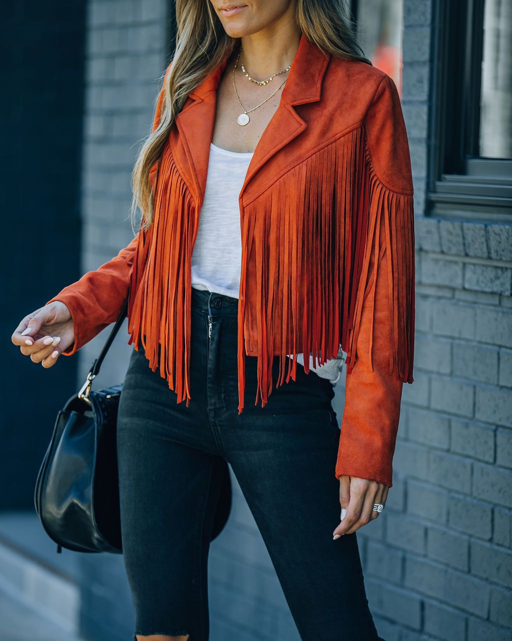 Rosy Fransen-Damenjacke, bringt trendigen Western-Charme in die Herbstgarderobe.