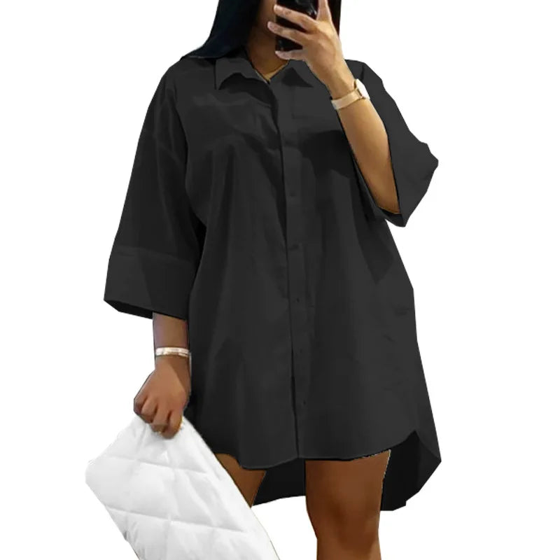 Knielanges, lockeres Hemdkleid für Damen in Übergröße, ideal als bequemes Freizeit- oder Frühlingskleid.