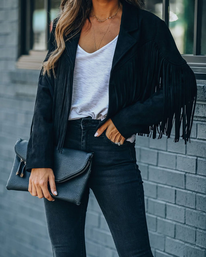 Elegante Rosy Fransenjacke, ideale Freizeitjacke im Western-Design für Damen im Herbst.