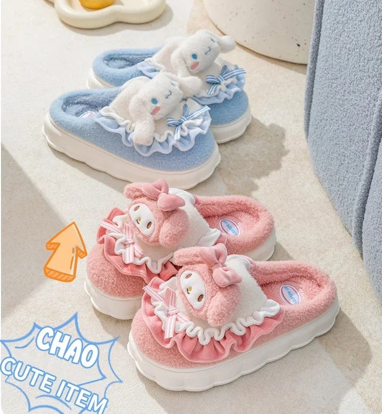 Geschenkidee: kuschelige Damen Hausschuhe für warme Füße. Bequeme Winterslipper für gemütliche Momente.