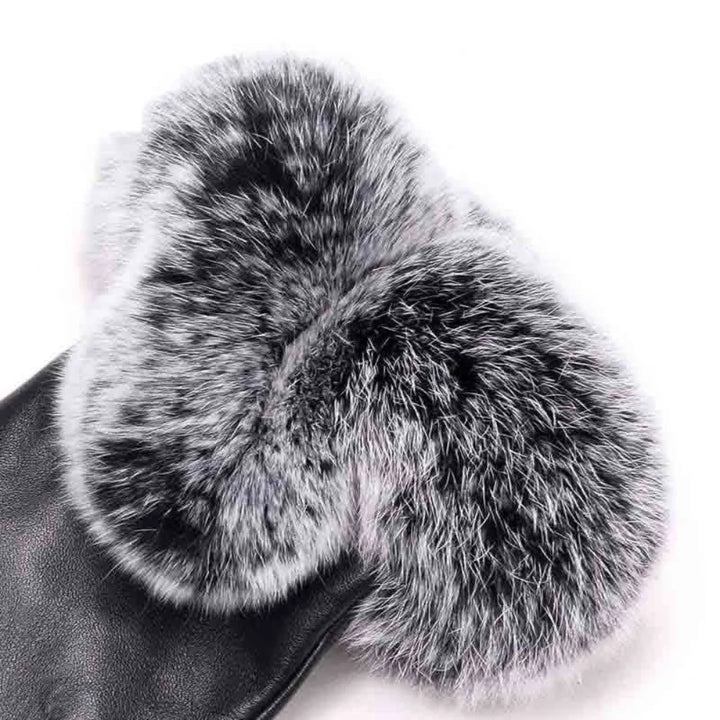Modische Bordeaux-Damen Winterhandschuhe. Ein warmes und stilvolles Accessoire für die Wintermode.