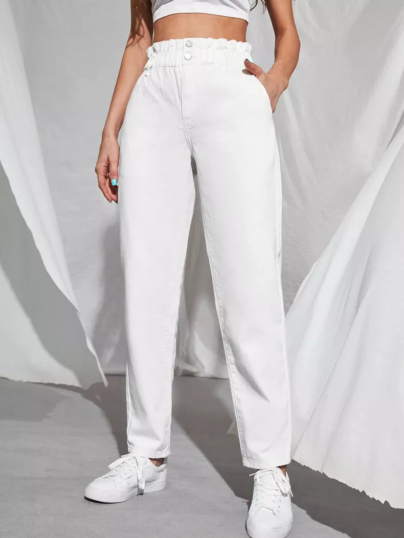Plus Size Stretch Jeans für Damen, hellblau, hoher Bund, bequemer Mom Jeans Stil.