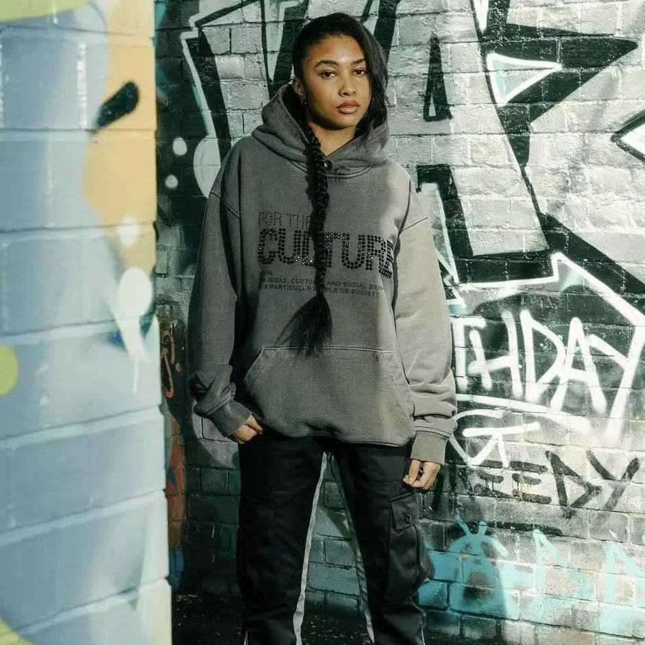 Unisex Strass Hoodie, urbaner Style für Herren & Damen, gemütliche Freizeitkleidung.