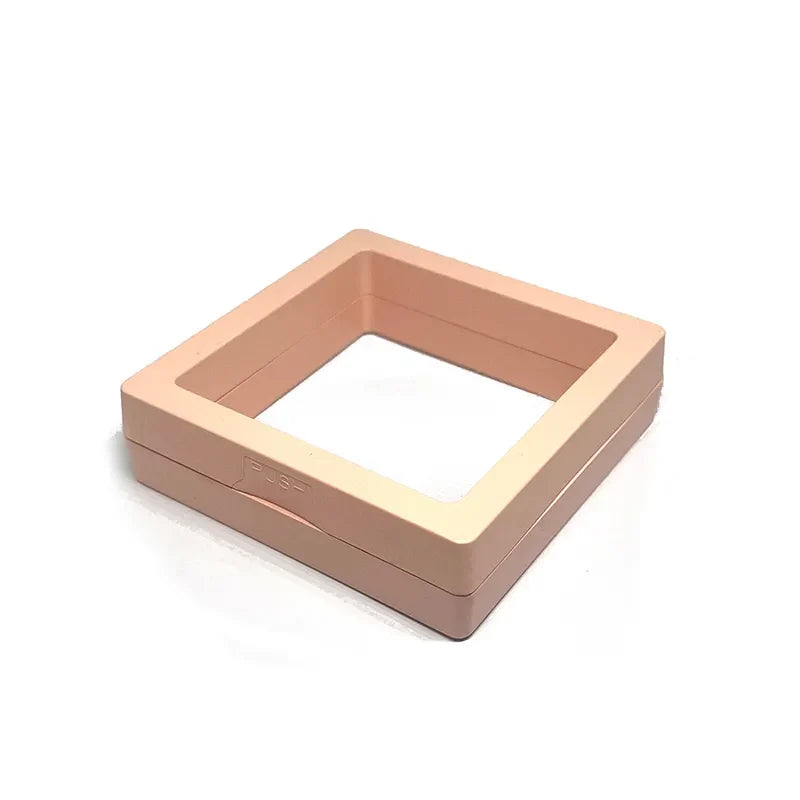 Elegantes Geschenk: 10 transparente Schmuck-Display-Boxen zur schwebenden Präsentation von Kleinoden.