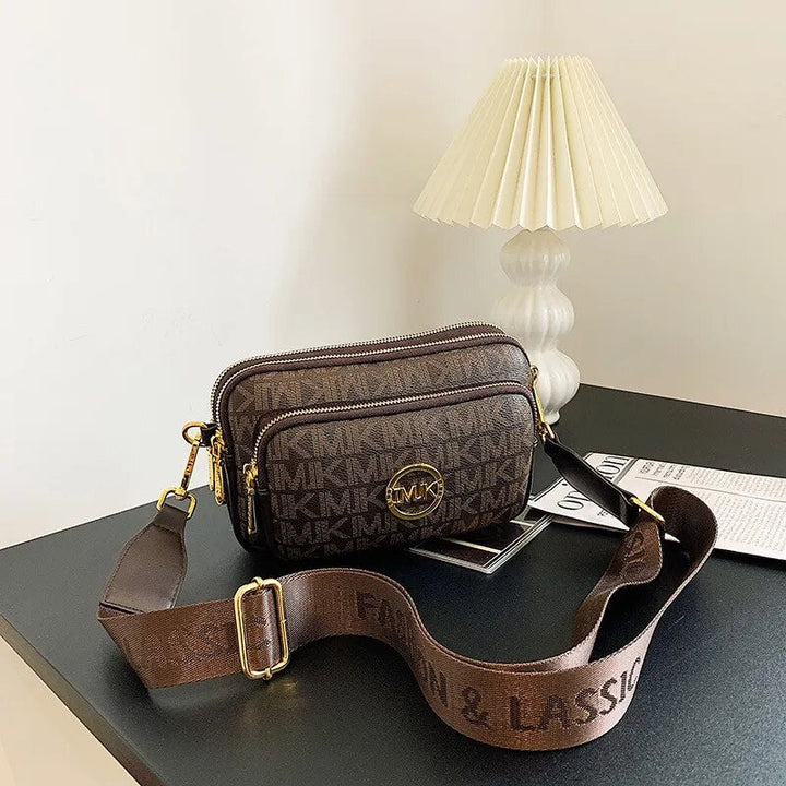 Elegante beige Damen Crossbody Umhängetasche in luxuriöser Leder-Optik, perfekt für stilvolle Anlässe.
