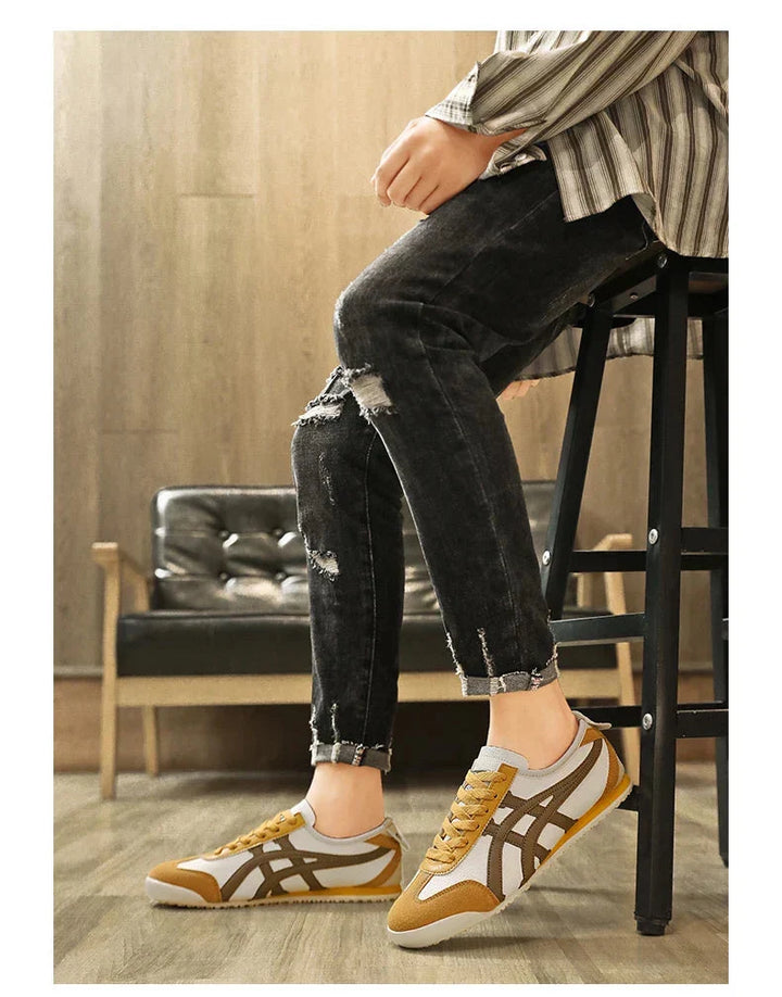 Farbenfrohe, geometrische Sommer-Sneaker, ein stilvoller Trend für Damen und Herren im urbanen Look.
