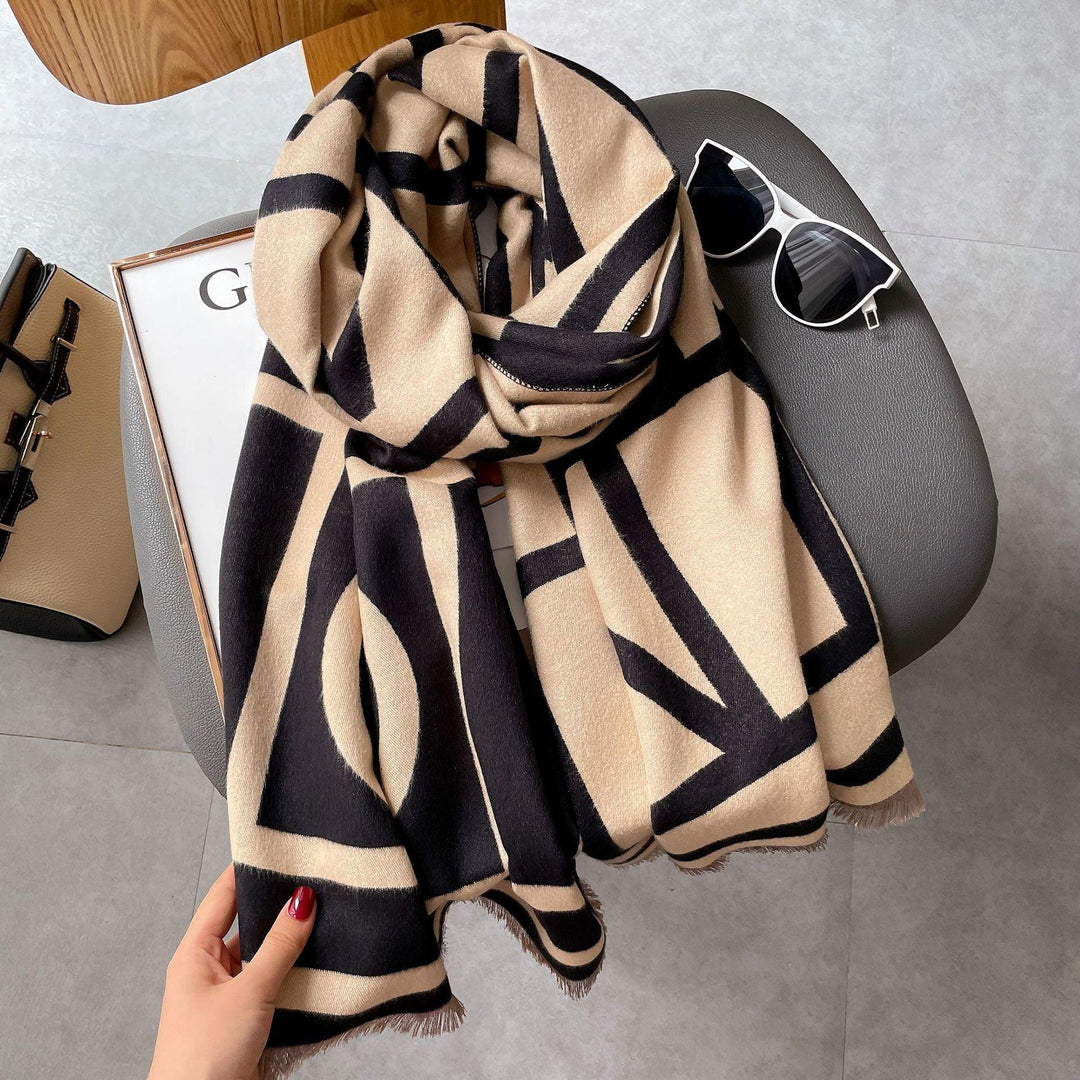 Eleganter Winterschal für Damen, weich, stylisch und wärmend, das perfekte Geschenk.