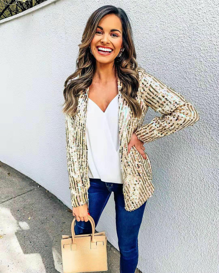 Festlicher Damen Glitzer-Blazer, elegant kombiniert für die Abendgarderobe. Stylische Oberbekleidung für Damen.