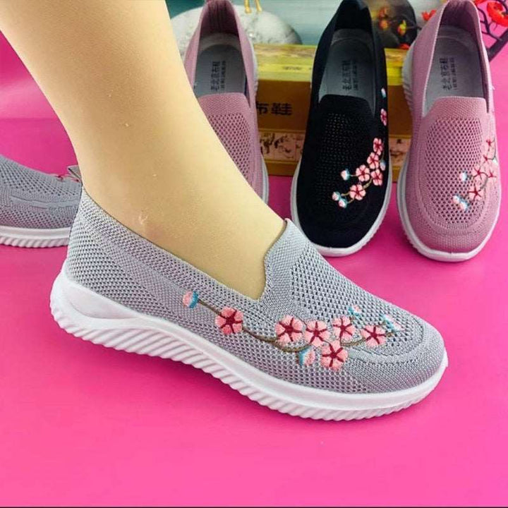 Detailansicht der gedämpften Sohle der Damen Komfortschuhe. Bietet optimale Stoßdämpfung und Halt für lange Tage.