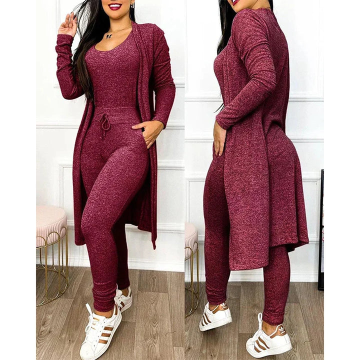Vielseitiges Damen Outfit-Set: Jumpsuit mit Jacke, 2-Teiler. Elegant oder sportlich tragbar für Freizeit.