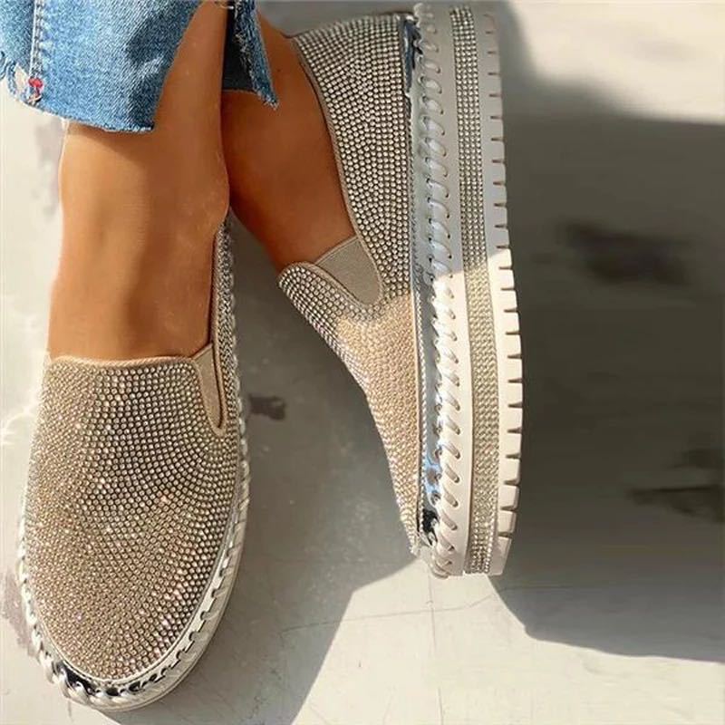Stylische Glitzer Damen Loafers mit rutschfester Sohle. Bequeme Slip-On Alltagsschuhe für hohen Komfort.