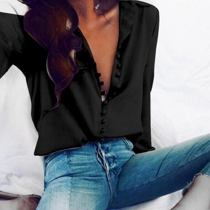 Stilvolle Damen Frühjahrsbluse mit feinem Stoff, perfekt für elegante Outfits. Zeitlose Frauenmode 2025.