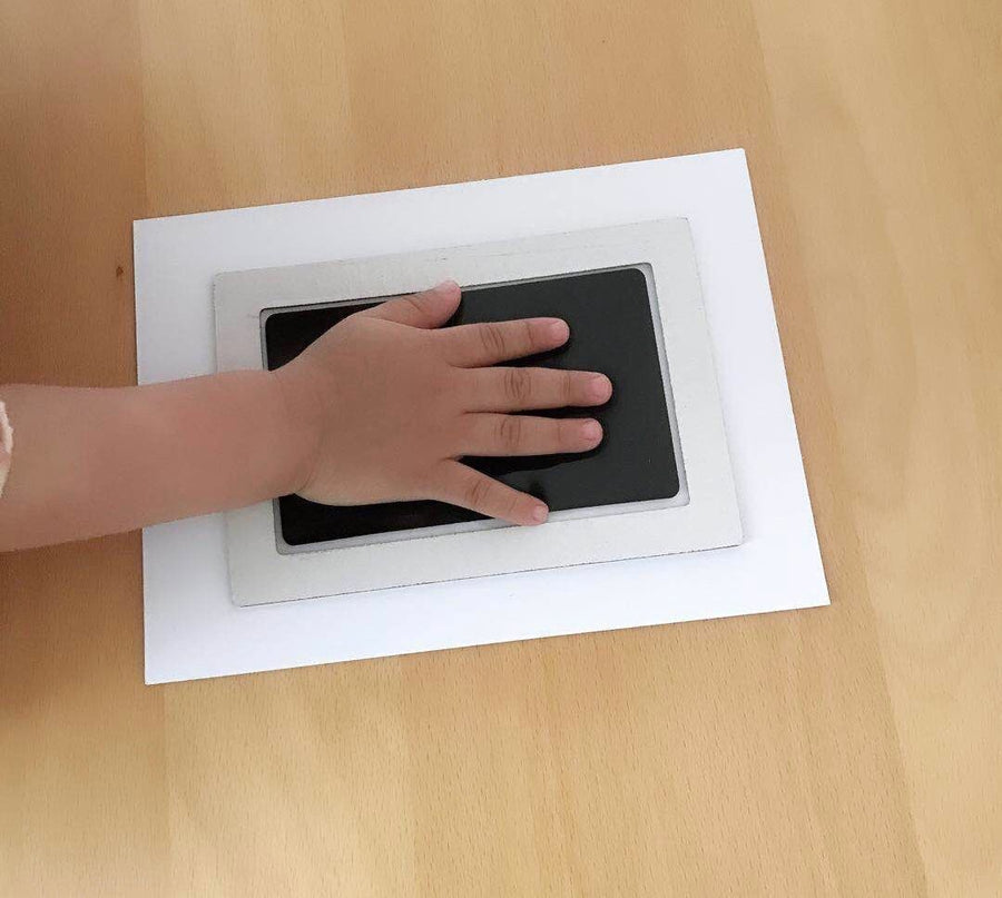 DIY Baby Handabdruck-Set mit ungiftiger Masse für detailreiche Abdrücke; schönes Babygeschenk.