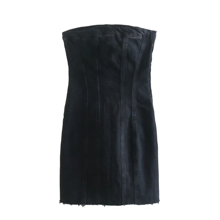 Komfortables & elegantes trägerloses Minikleid für Damen. Perfektes Sommerkleid für heiße Tage.