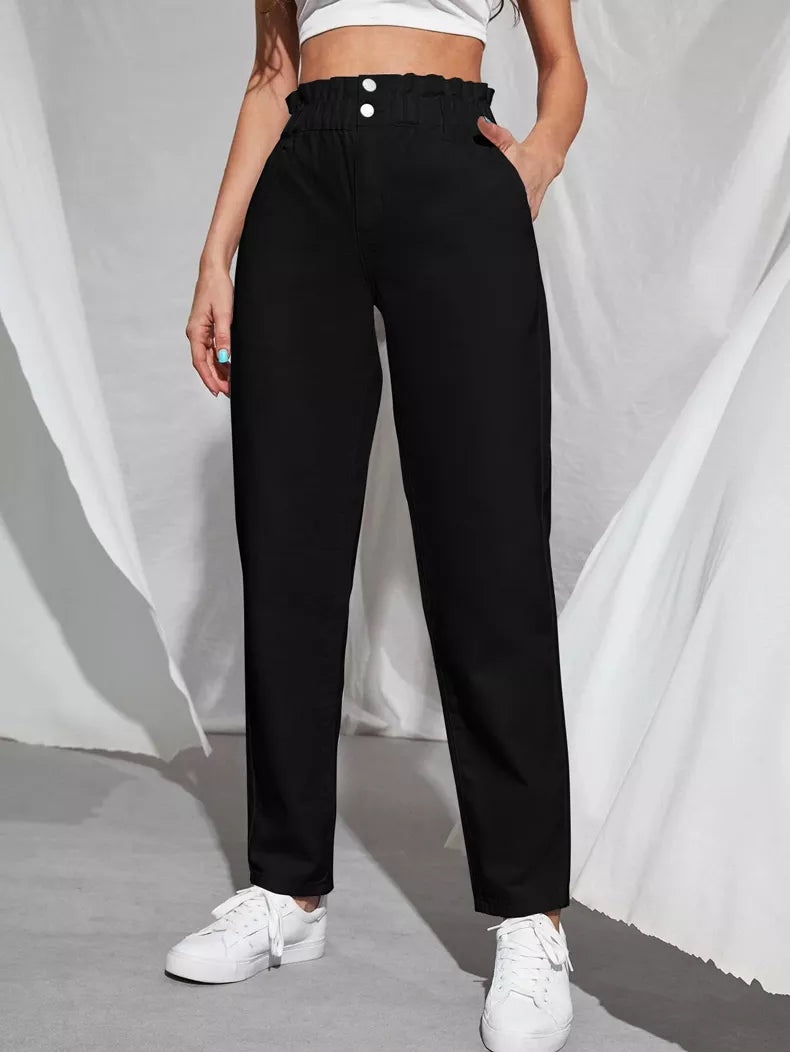 Damen Stretchjeans Übergröße, hoher Bund, mittelblau, stilvoller Mom Jeans Schnitt.