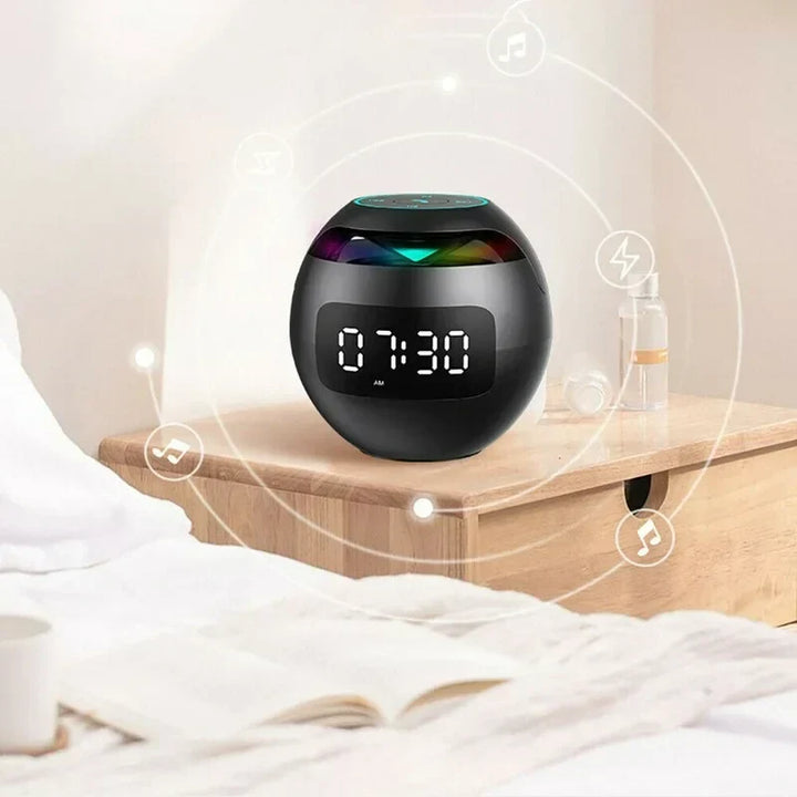 Digitaluhr mit klarer LED-Anzeige, Wecker, Bluetooth Lautsprecher & Nachtlicht. Perfekt für den Nachttisch.