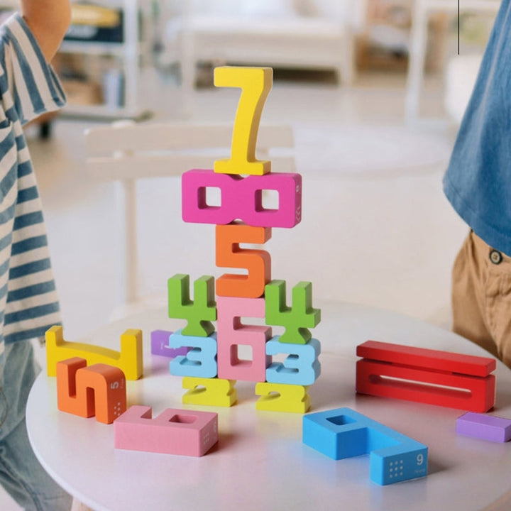 Spielend Mathematik verstehen: Lernblöcke für Kinder, fördern Zahlenverständnis, Kreativität und Feinmotorik.