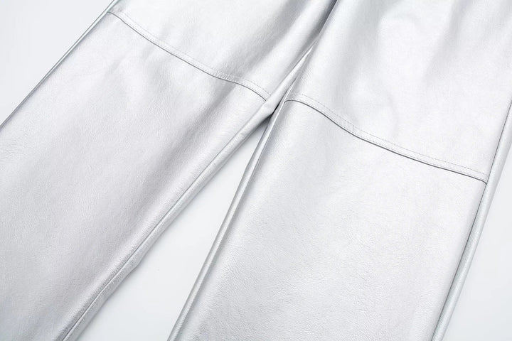 Modische Frauenhose: Hochwertige Metallic Hose mit weitem Schnitt und hohem Bund für Wintermode.