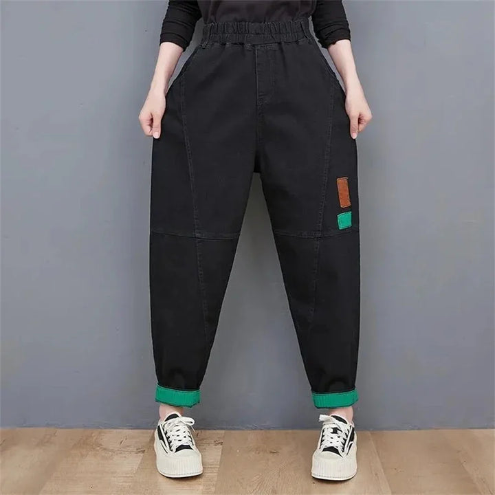 Komfortable Damen Plus Size Jeans, weite Passform, knöchellang & High Waist. Ideal für Herbst und ganzjährig.