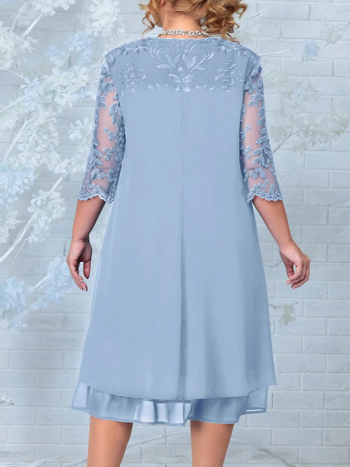 Besticktes Plus Size Bankettkleid, marineblau, detaillierte Blumenstickerei, perfekt für festliche Abende.
