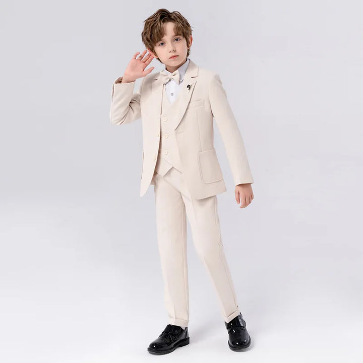 Eleganter grauer Jungen Anzug, 4-teilig, perfekt als Kinder Smoking für festliche Mode und Feiern.